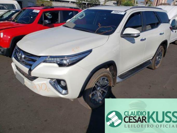 TOYOTA HILUX SW4 16/16